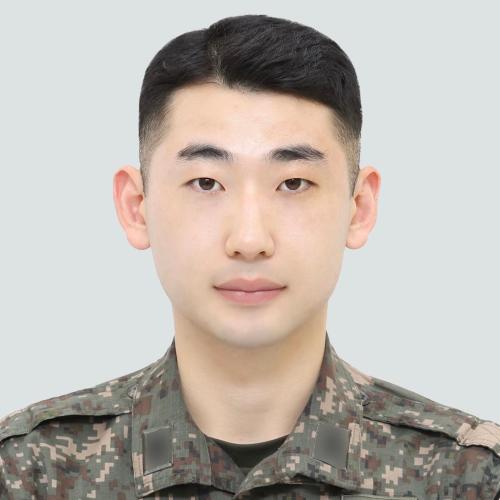 신현우