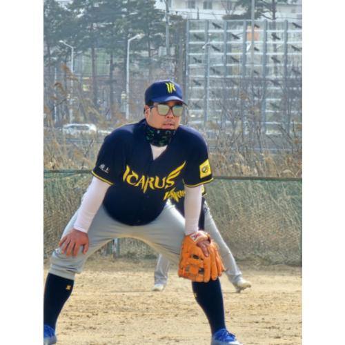 유근일